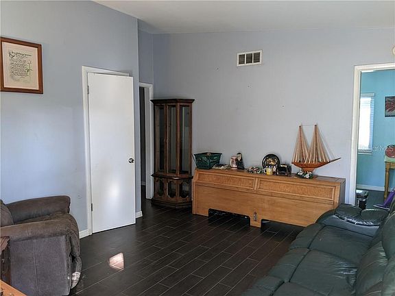 3rd image of 1033 N Fern Creek Ave