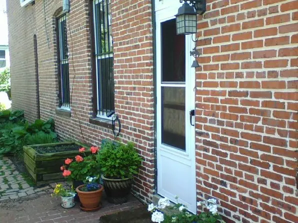 2619 Lovegrove St, Baltimore, MD 21218