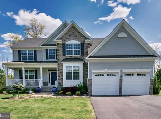 8 Bramble Dr, Pennington, NJ 08534