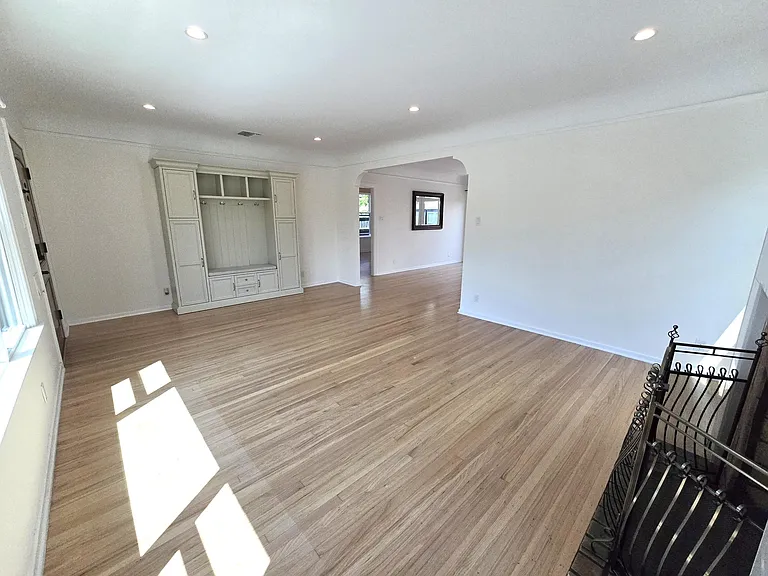 675 Arden Ave — Photo 9