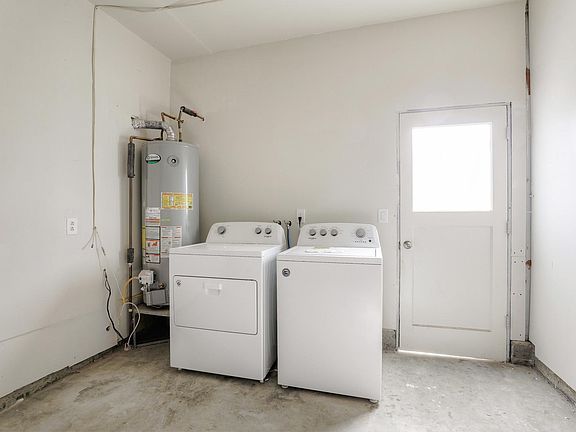 3rd image of 49 Kim Louise Dr APT 1
