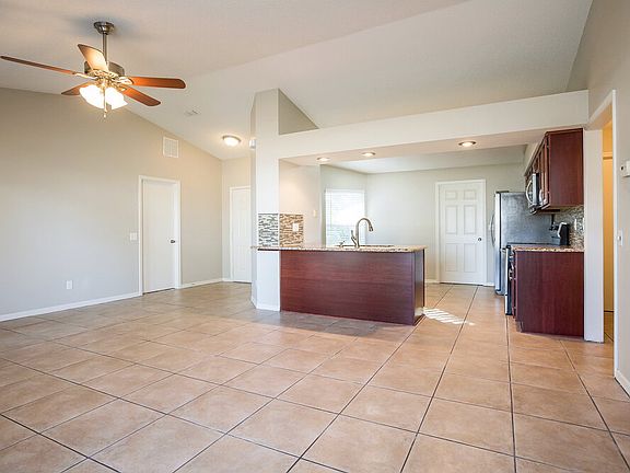 2nd image of 80 Lake Daisy Blvd
