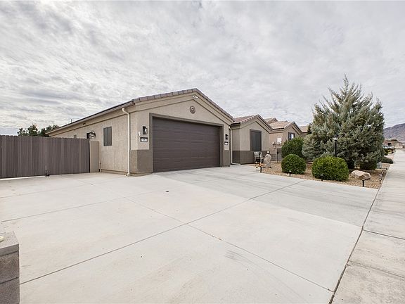 3rd image of 2912 E Casa Linda