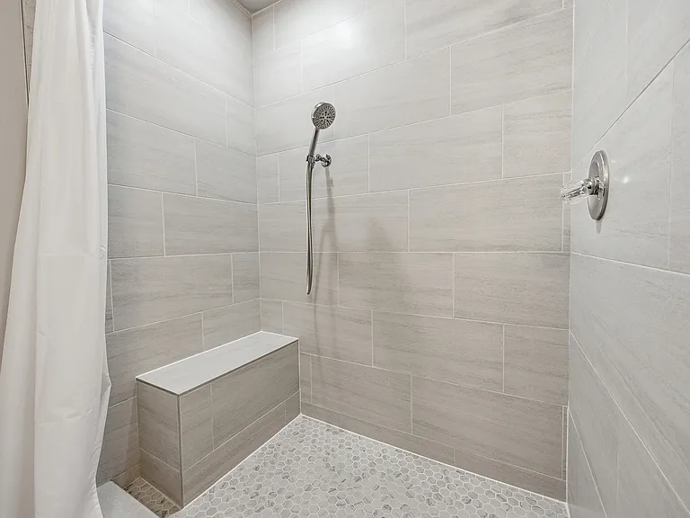 225 N Orchard Ave — Photo 19