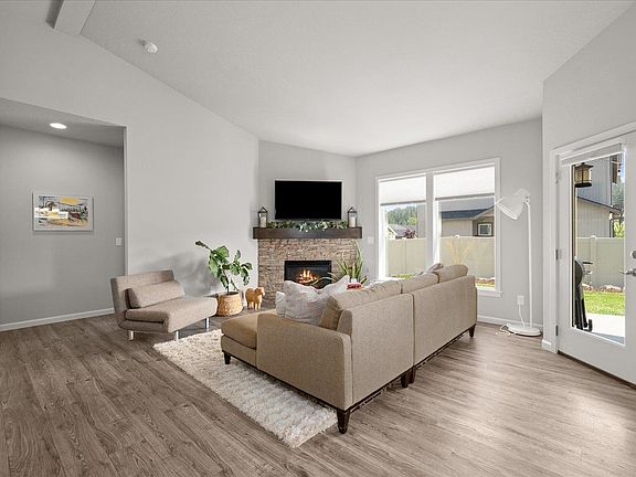 5th image of 1403 S Lily Ct