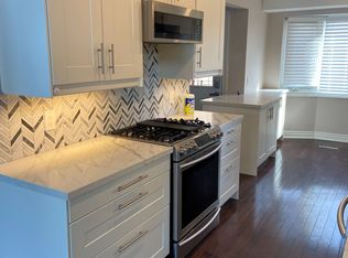 3221 Victoria St, Oakville, ON L6L 5P8