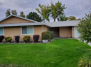 630 W Moore Ave, Hermiston, OR 97838