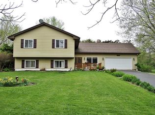 6N650 Crestwood Dr, St Charles, IL 60175