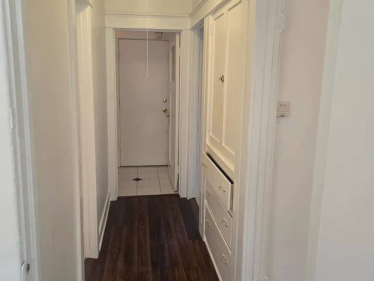 3028 1/2 9th Ave #3028-1/2 — Photo 4