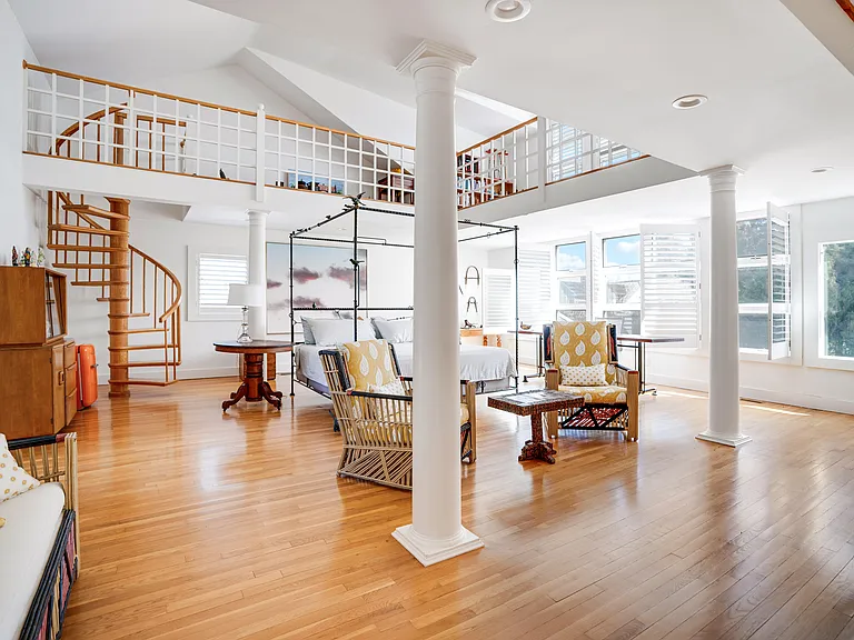 141 Bay Ln — Photo 17