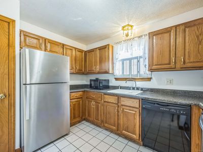 757 Lake Avenue APT 3, Bristol, CT, 06010