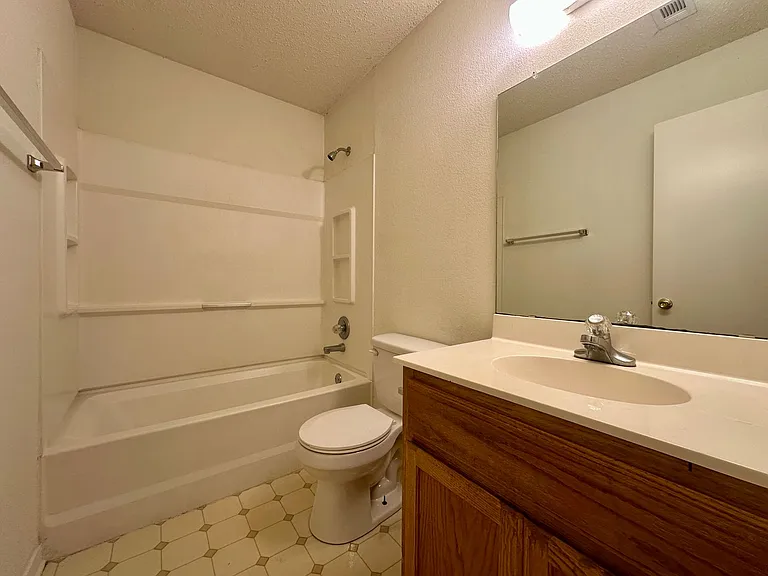 638 Park Place Dr — Photo 12