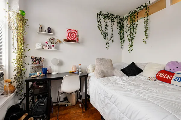 Rented by Compass | media 9
