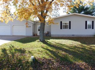 N5933 Derby Ln, Cecil, WI 54111