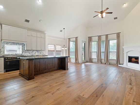 5th image of 1040 Edgefield Ln