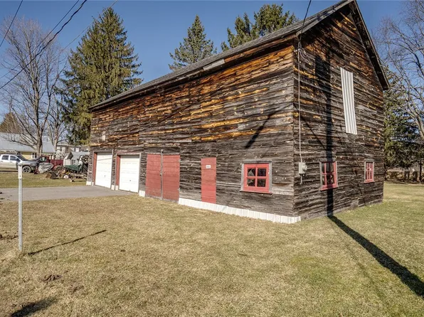 7 Bell St, Dundee, NY 14837