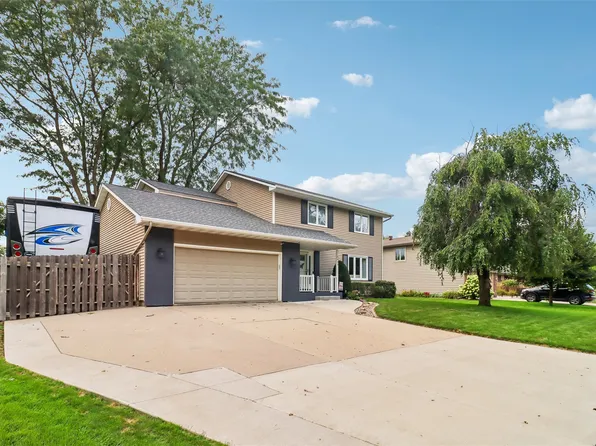 5905 Crabapple Ln, Johnston, IA 50131