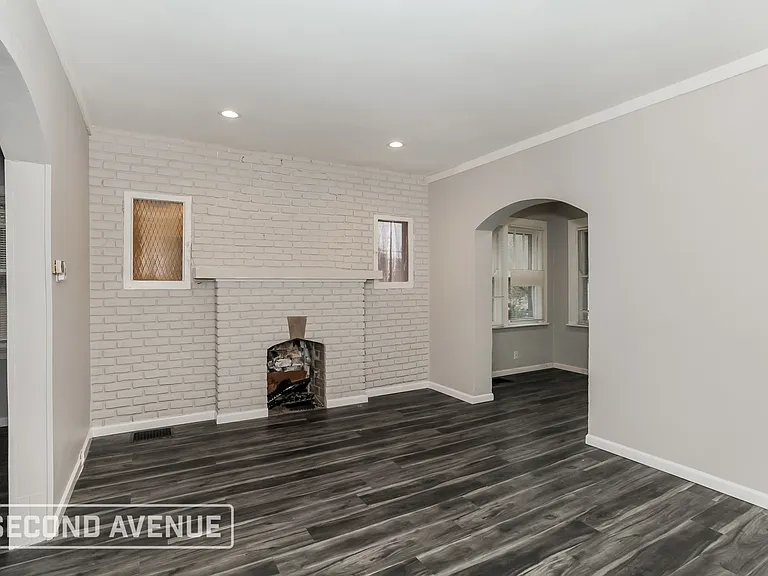 3302 Broadwell Ave — Photo 4