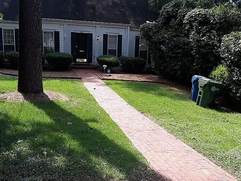 1947 Ardmore Rd NW — Photo 26