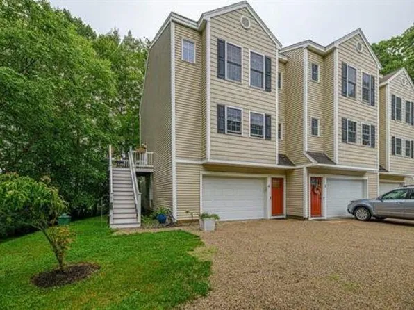 10 Hemlock Street #4, Hampton, NH 03842