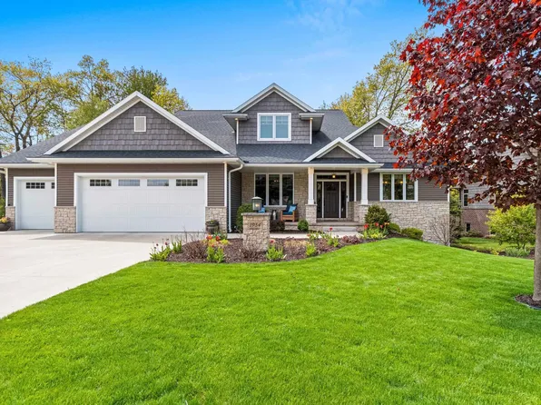 1954 Telemark Ct, Green Bay, WI 54313
