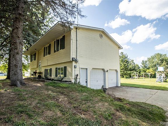 4th image of 10340 Farrand Rd