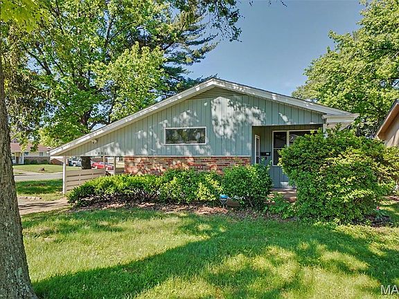 3rd image of 9801 Lawnview Dr