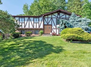 274 Brandywine Dr, Orangeburg, NY 10962