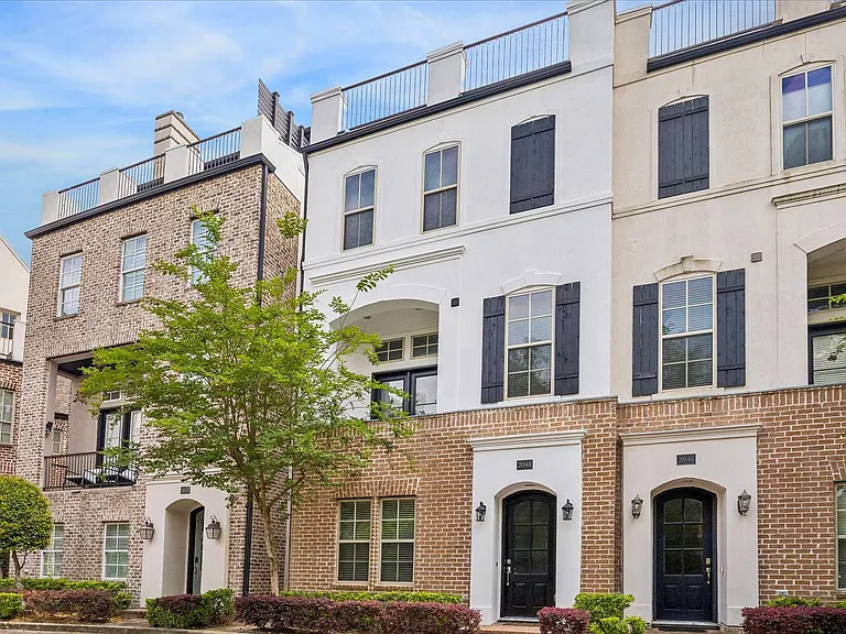 2048 Fannin Sta S — Photo 1