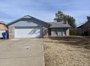 3217 S 25th St, Chickasha, OK 73018