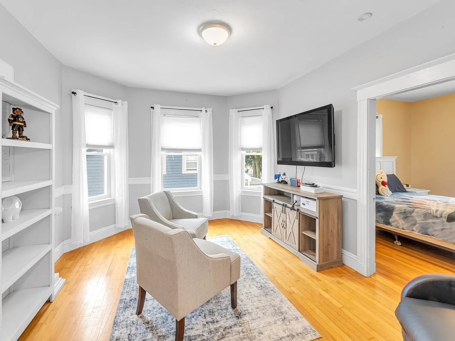 3 bed, 1.0 bath, $3,300 — Photo 3