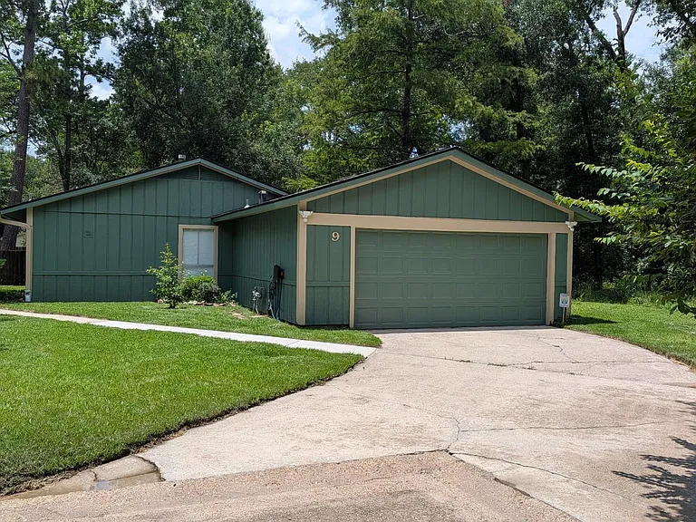 9 Raccoon Ln — Photo 2
