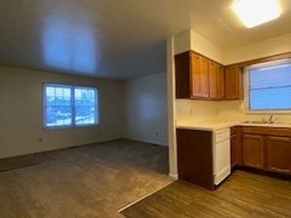5th image of 124 S Silverwood Ln #A