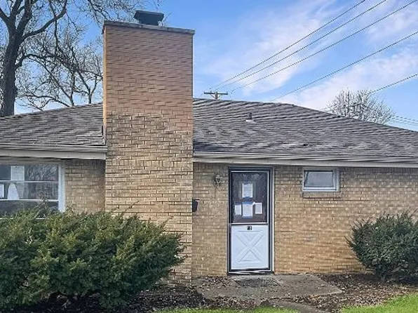 11 S Poplar St, Manteno, IL 60950