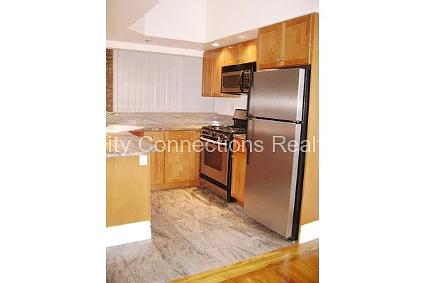 Rented by City Connections Realty | media 24