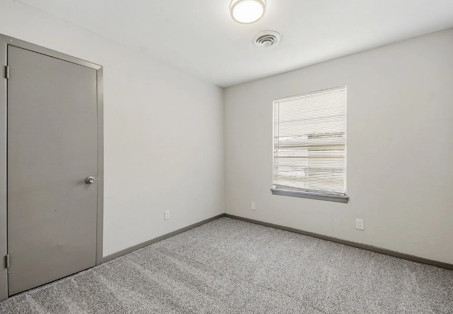 4 bed, 2.0 bath, 1579 sqft, $1,795 — Photo 4