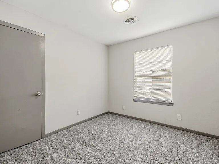 5413 Vae Dr — Photo 4