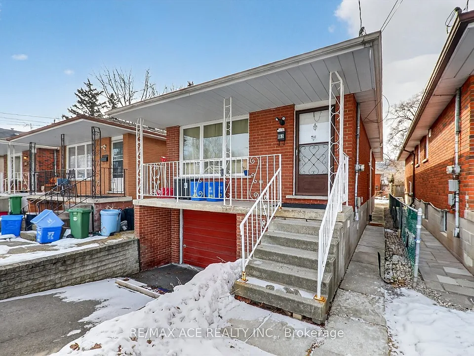 83 Ward Ave #1