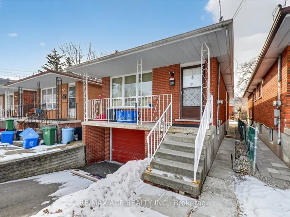 83 Ward Ave, Hamilton, ON L8S 2E8