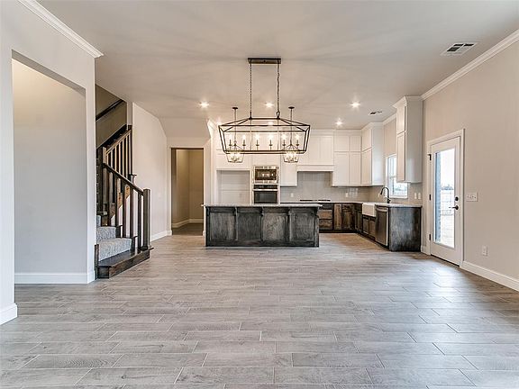 3rd image of 2817 Bens Cir