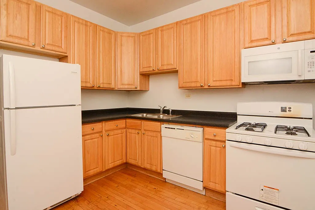 Building Photo - 2453 N Spaulding Ave #4