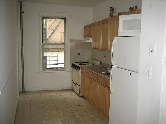 4th image of 1226 Commonwealth Ave