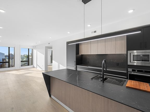 5th image of 815 N 3rd St #606