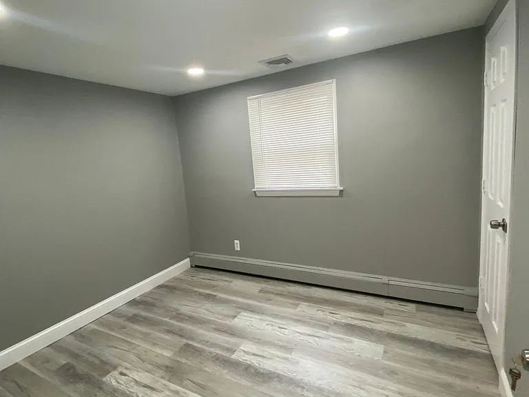 25 Newport Ave — Photo 10