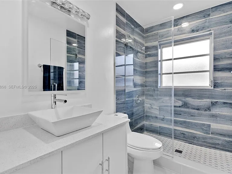 1418 NE 57th Ct — Photo 29