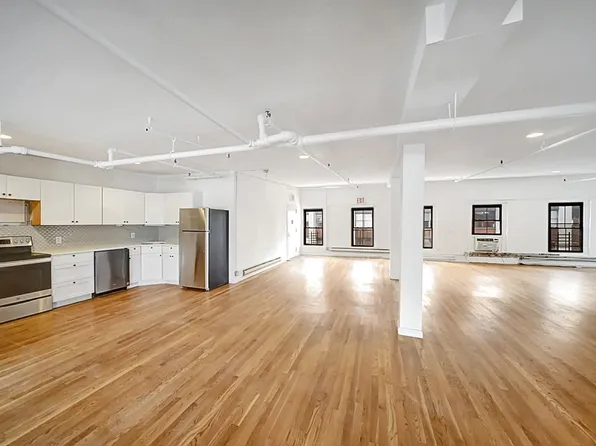 62 Greenpoint Avenue image 1 of 6