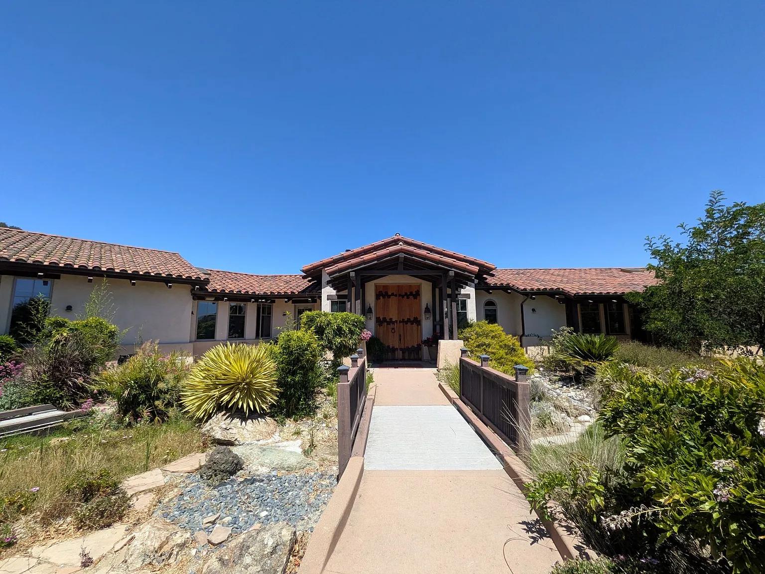 4 bed, $5,950 — Photo 3
