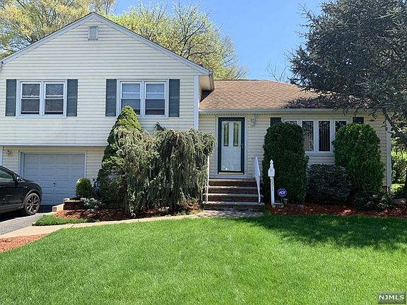 3rd image of 691 Cypress St