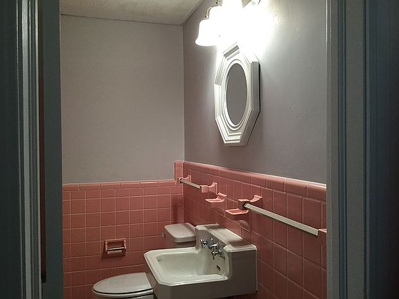 First floor full bath