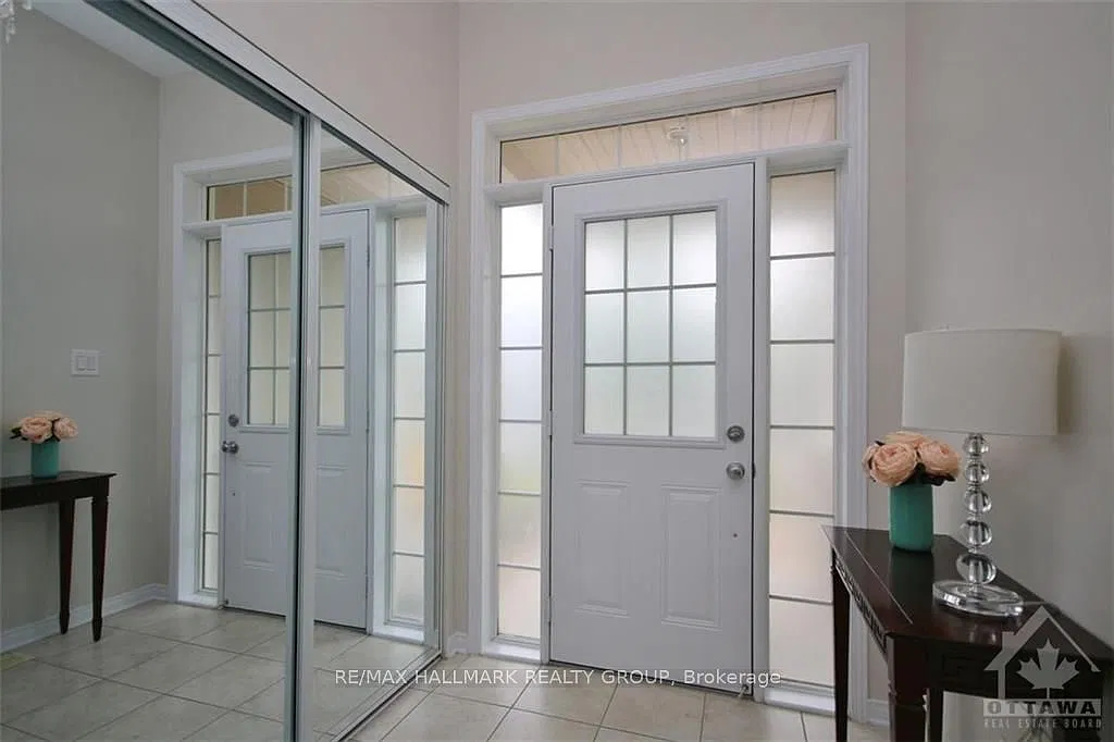 3 bed, $2,550 — Photo 2